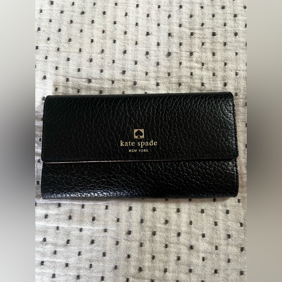 Kate Spade Wallet - Picture 1 of 3